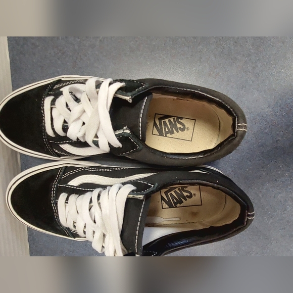 Vans - Picture 7 of 7